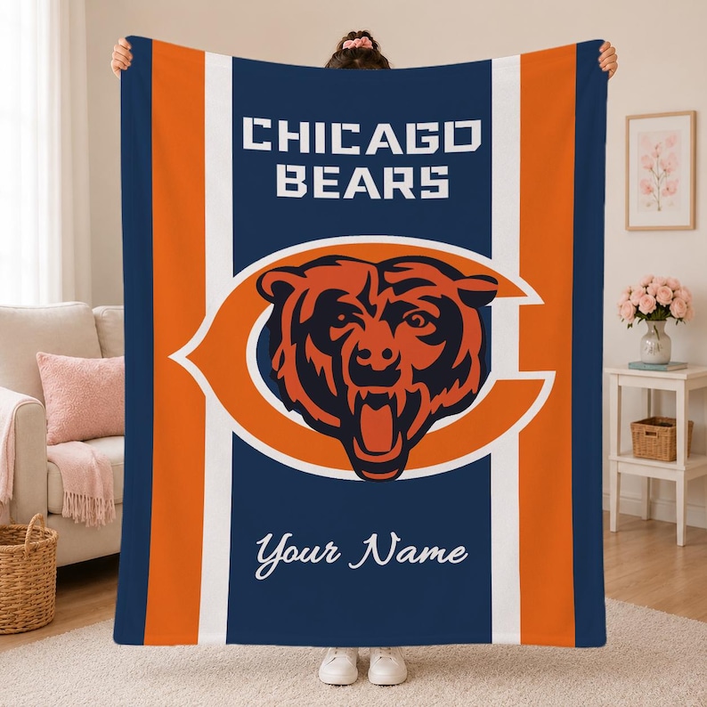 Personalized Chicago Football Blanket,Custom Name Bears Fan Throw,Game Day Flannel Gift,Senior Night Birthday Present,Team Spirit Decor bild 6