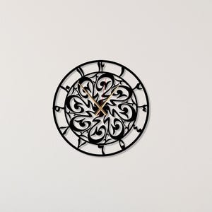 Elegant Black Wall Clock: Modern Silent Decor, Home & Office