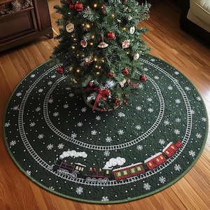 Quilted Green Train Track Christmas Tree Skirt, Winter Snowflake Pattern, Cozy Holiday Quilt Decor, Festive Family Christmas Skirt