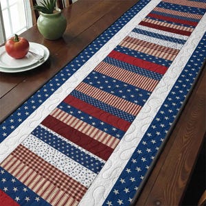 Op de afbeelding: Een rustiek houten bord met de tekst "Welcome to our home" in een handgeschreven stijl. Het bord heeft een verweerde afwerking en een eenvoudig, uitnodigend ontwerp, ideaal voor een veranda of entree.