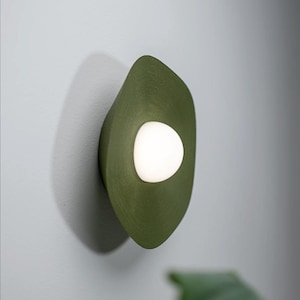3D Printed Pearl Wall Light: Wireless Renter-Friendly Decor