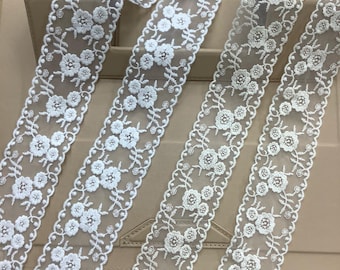 Embroidered Lace trim 2 inches (4,5cm) wide off white lace trim, skirt trim lace, home decoration lace trim