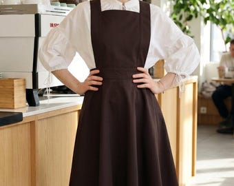 Delantal de tirantes cruzados marrón oscuro, uniforme de cafetería para mujer, vestido delantal de barista, ropa de trabajo para cafetería