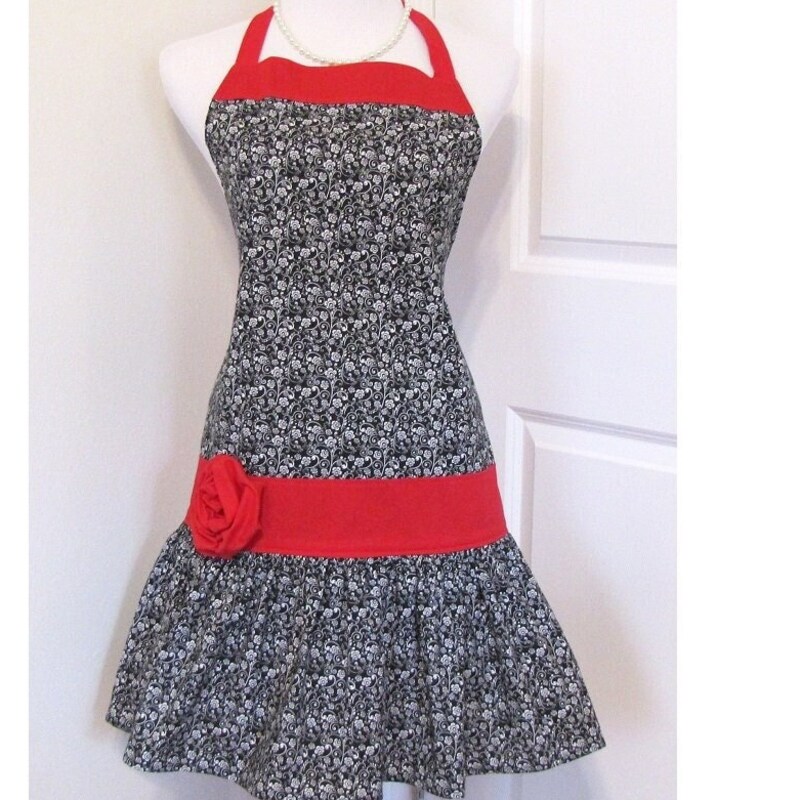 Black Rose Apron main image 1