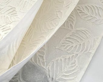 Carta fatta a mano, carta ecologica, carta naturale, carta strutturata, carta decorativa, collage Carta di gelso bianca con bordo frastagliato, materiale per artigianato