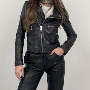 Schwarze Lederjacke für Damen | Echtleder Bikerjacke | Handgefertigte Echtleder Motorradjacke | Vintage Damen Leder Oberbekleidung |