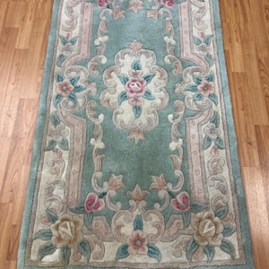 Vintage Floral Wool Area Rug: Handmade Aubusson Style, Shabby Chic