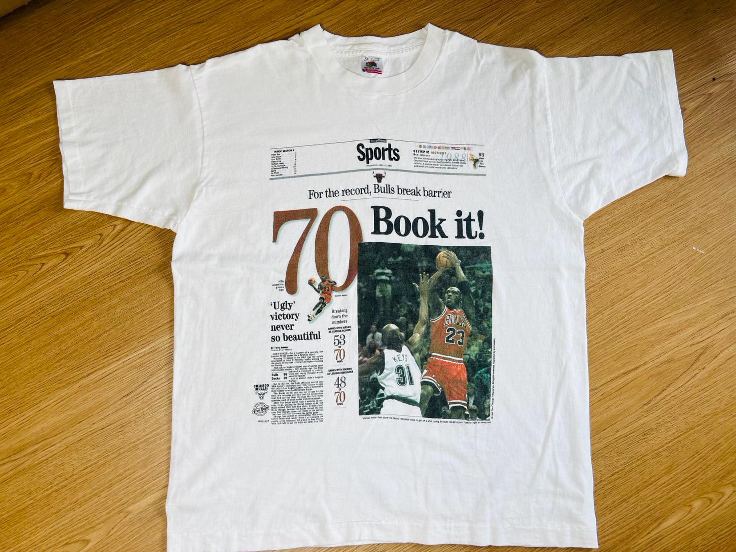 Vintage 90s Michael Jordan Bulls Tee - Newspaper Graphic NBA T 