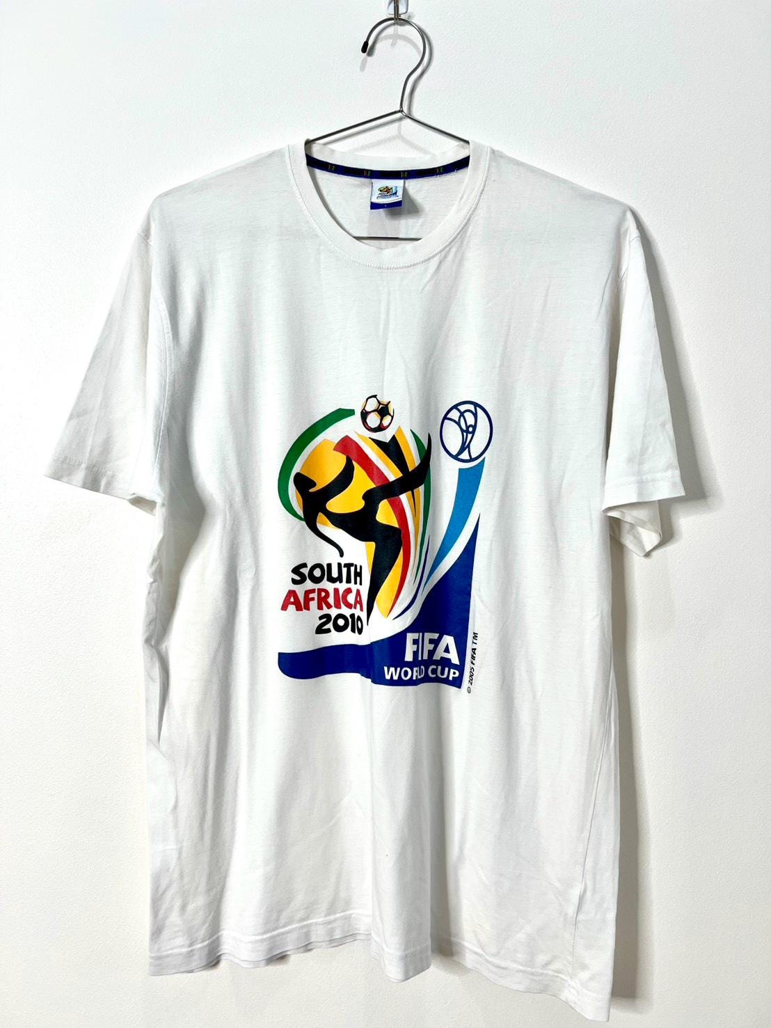 Y2K FIFA World Cup 2010 T-shirt: South Africa Soccer Tee, Size L