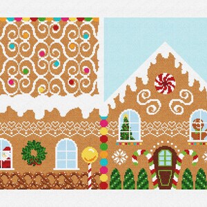 Op de afbeelding: Een gingerbreadhuis met een wit dak, snoepstokversieringen en een sneeuwpop ervoor. Het huis heeft een groene boom, een rode strik en een kerstmanfiguur in het raam. Het huis is versierd met snoepstokken, lollies en andere feestelijke details.