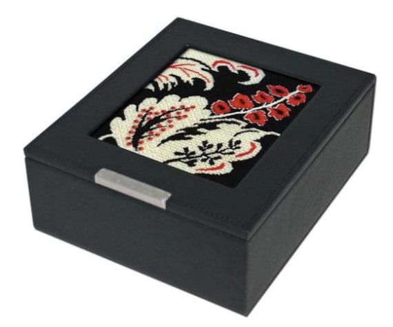 Needlepoint Leather Display Box Self-finishing Piece (BAG76