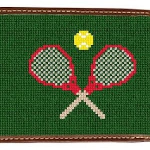 Cartera de punto de cruz con raquetas de tenis terminadas