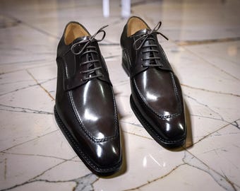 Chaussures fabriquées à la main sur commande. Qualité parfaite