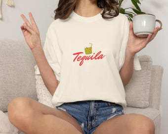 Drink Vibes Graphic T-Shirt: Summer Party Cocktail Tee