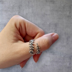 Gothic Centipede Ring: Silver Color Unisex Jewelry