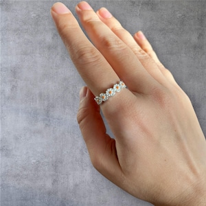 Dainty Daisy Flower Ring: Adjustable Open Ring for Women