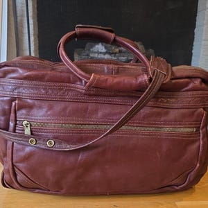 LL Bean Vtg Oxblood Leather Weekender Duffel Bag C&C Zippers Shoulder Strap