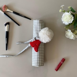 Handmade Fabric Makeup Brush Holder: Roll-Up Cosmetic Organizer