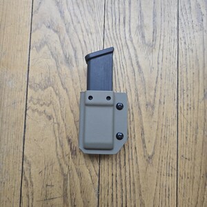 Glock 17/22/19/23 Kydex Single Magazine Carrier Single Magazine Pouch Flat Dark Earth 9mm 40cal Ambidextrous