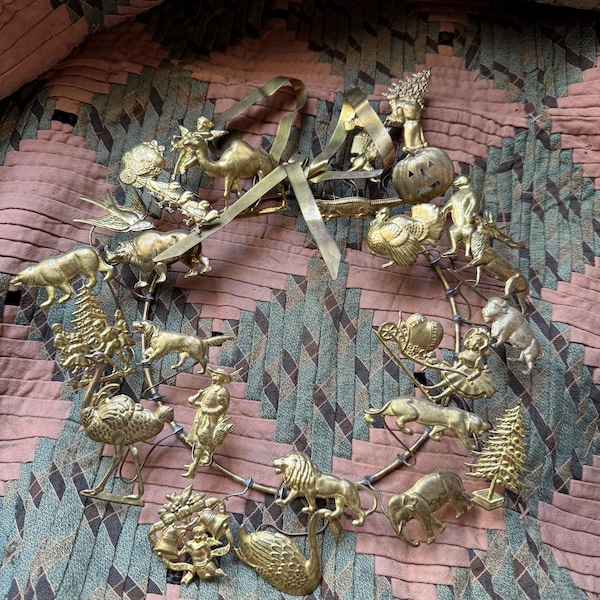 The Petite Choses Dresden Wreath With Animals & Figures Galore