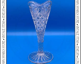 Vintage Holbrook Pineapple & Fan Clear Cut Glass Bud Vase
