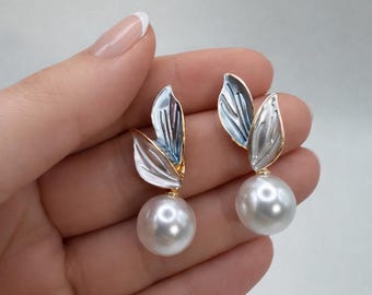 Pearl Drop Earrings with Silver Leaf Design, Botanical Statement Earrings, Bridal Earrings, Elegant Gift for Women, Ready to Gift
