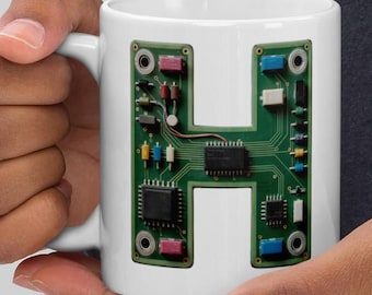 Taza con la letra H de PCB: Regalo inicial para ingenieros, electrónicos y creadores.
