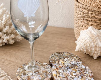 Set mit 5 Untersetzern aus zerstoßenen Muscheln – Handgefertigtes Trinkgeschirr im Küsten- und Strandhausstil, 4x4