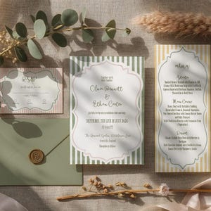 Może przedstawiać: Zestaw papeterii ślubnej zawierający zaproszenie, kartę RSVP i menu. Zaproszenie ma różowo-białe paski w tle z dekoracyjną obwódką. Menu zawiera listę dań. Karta RSVP jest również dołączona.