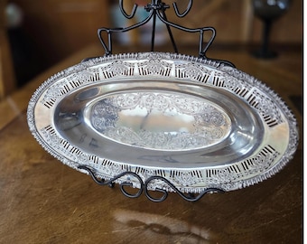 Vintage Silverplate Oval Serving Tray, Pierced Edge Bread Tray, Elegant Table Decor, Wedding Centerpiece, Charcuterie Display Dish