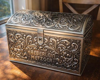 Duitse decoratieve metalen opbergkist Haeberlein Metzger Silbertruhe sierlijke zilveren blikken aandenken kerstdecor