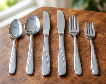 Vintage Cassidy’s Stainless Flatware Set 53 Pieces Canada Cottage Kitchen Cutlery Steak Knives Forks Spoons