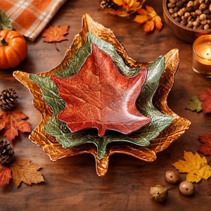 Vintage Set of 3 Nesting Leaf Bowls, Autumn Leaf Dishes, Fall Serving Decor, Maple Leaf Tableware, Thanksgiving Display Bowls