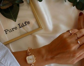 Women’s Gold Tone Stainless Steel Chain Bracelet Watch with Square Dial, Quartz Movement, Birthday Anniversary Jewelry Girlfriend Mom Gift