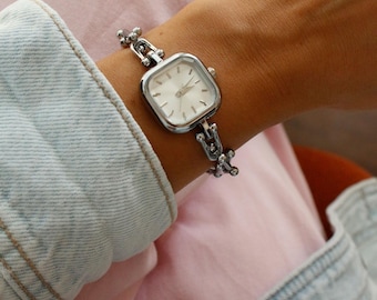 Women’s Silver Stainless Steel Chain Bracelet Watch with Square Dial, Quartz Movement, Daily Wear Birthday Anniversary Girlfriend Mom Gift