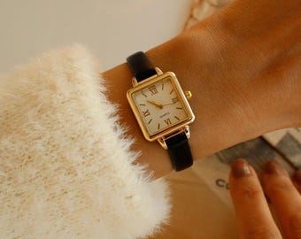 Gold Square Watch, Minimalist Black Leather Strap Wristwatch for Women, Iconic Roman Numeral Tank Style Gift Anniversay Girlfriend Valentine