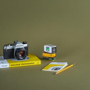 Pentax K1000 35mm Bundle - Easy to use Beginner Film Camera