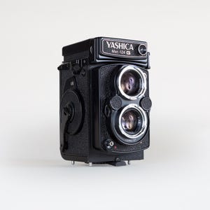Yashica Mat-124 G Medium Format TLR Vintage Analog 120 Film Camera