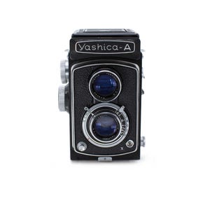 Cámara de película analógica vintage de formato medio Yashica A/120