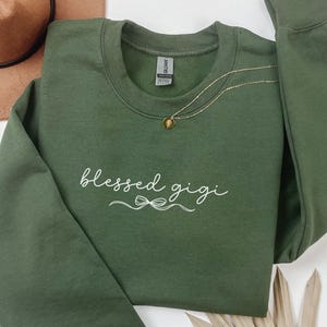 Gesegnetes Gigi Meemaw-Sweatshirt, Gigi-Urlaub-Rundhalsausschnitt, Befördert zu Oma-Shirt, Oma-Schwangerschaft-Enthüllung, Gigi-Pullover-Weihnachtsgeschenk