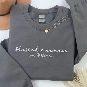 Gesegnete Oma Meemaw Sweatshirt, Nana Urlaub Rundhalsausschnitt, Werbung für Oma Shirt, Schwangerschaft offenbaren, Nana Pullover Weihnachtsgeschenk