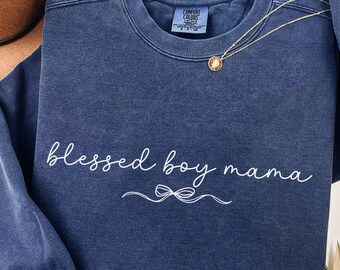 Comfort Colors® ボーイママ スウェットシャツ、Blessed Boy Mama シャツ、新米ママの妊娠発表、赤ちゃんの性別お披露目セーター、母の日ギフト