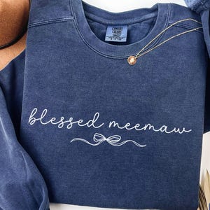 Gesegnete Oma Meemaw Sweatshirt, Urlaub Rundhalsausschnitt, Werbung für Oma Shirt, Schwangerschaft offenbaren, Muttertagspullover, Nana Weihnachtsgeschenk