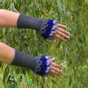 Dragon Scale Gloves Fingerless Crochet MADE TO ORDER Armwarmers, Crocodile Stitch Gloves, Cuffs, Arm Warmers, Mermaid Scales image 3