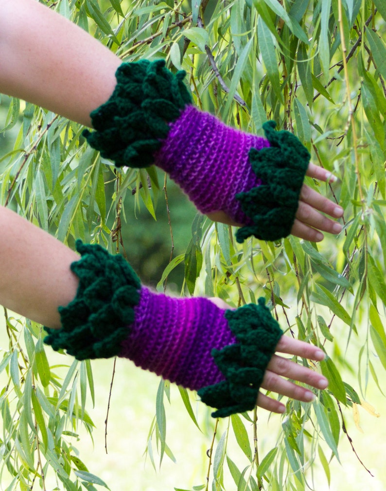 Leafy Fingerless Gloves Crochet, CUSTOM MADE, Crocodile Stitch Gloves, Cuffs, Arm Warmers, Festivalwear, Leaves Armwarmers, Festival Wear image 1