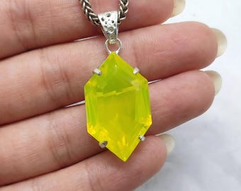 Collar con colgante de duquesa de ópalo amarillo natural / Collar de plata de ley hecho a mano de 80-90 quilates / Regalo de piedra natal de octubre para ella