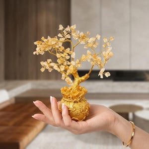 Árbol de citrino con fragmentos de piedras preciosas amarillas, maceta dorada, decoración Feng Shui.