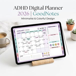 Peut inclure: Ensemble de trois mugs en céramique avec une finition mate et mouchetée. Les mugs sont de couleur crème, gris clair et gris foncé. Chaque mug présente un design simple et minimaliste.