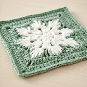 Little Snowflake Granary Square Crochet Pattern | Winter Granny Square PDF Download