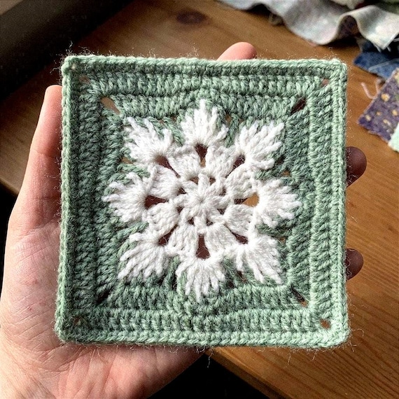 Snowflake Granny Square Pattern PDF | Winter Crochet Square | Afghan Block | Instant Download